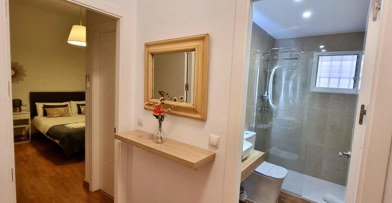 Gleaming & Well Located Apartment In Malaga Center Extérieur photo