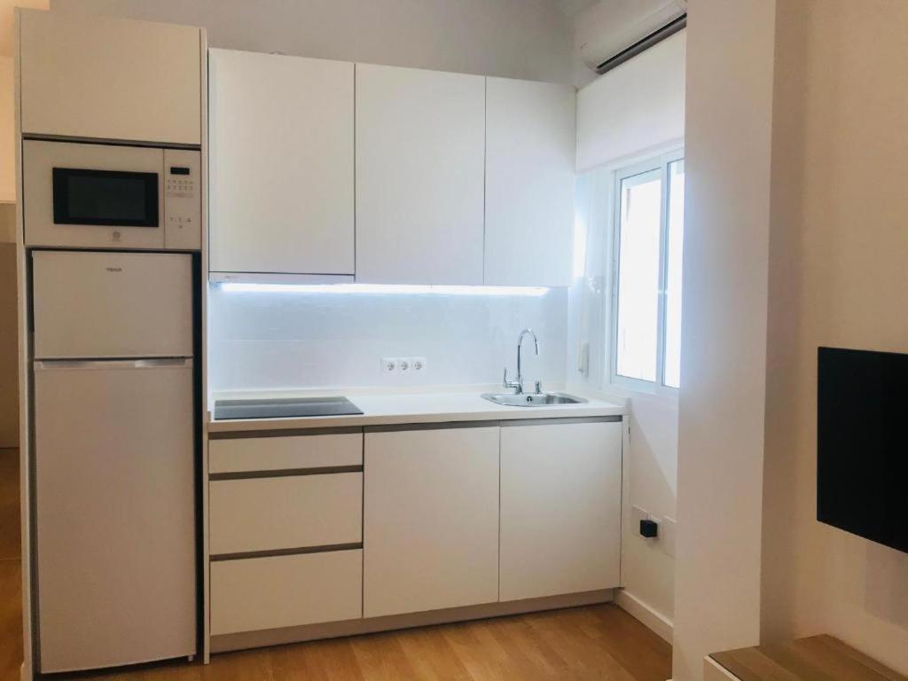 Gleaming & Well Located Apartment In Malaga Center Extérieur photo